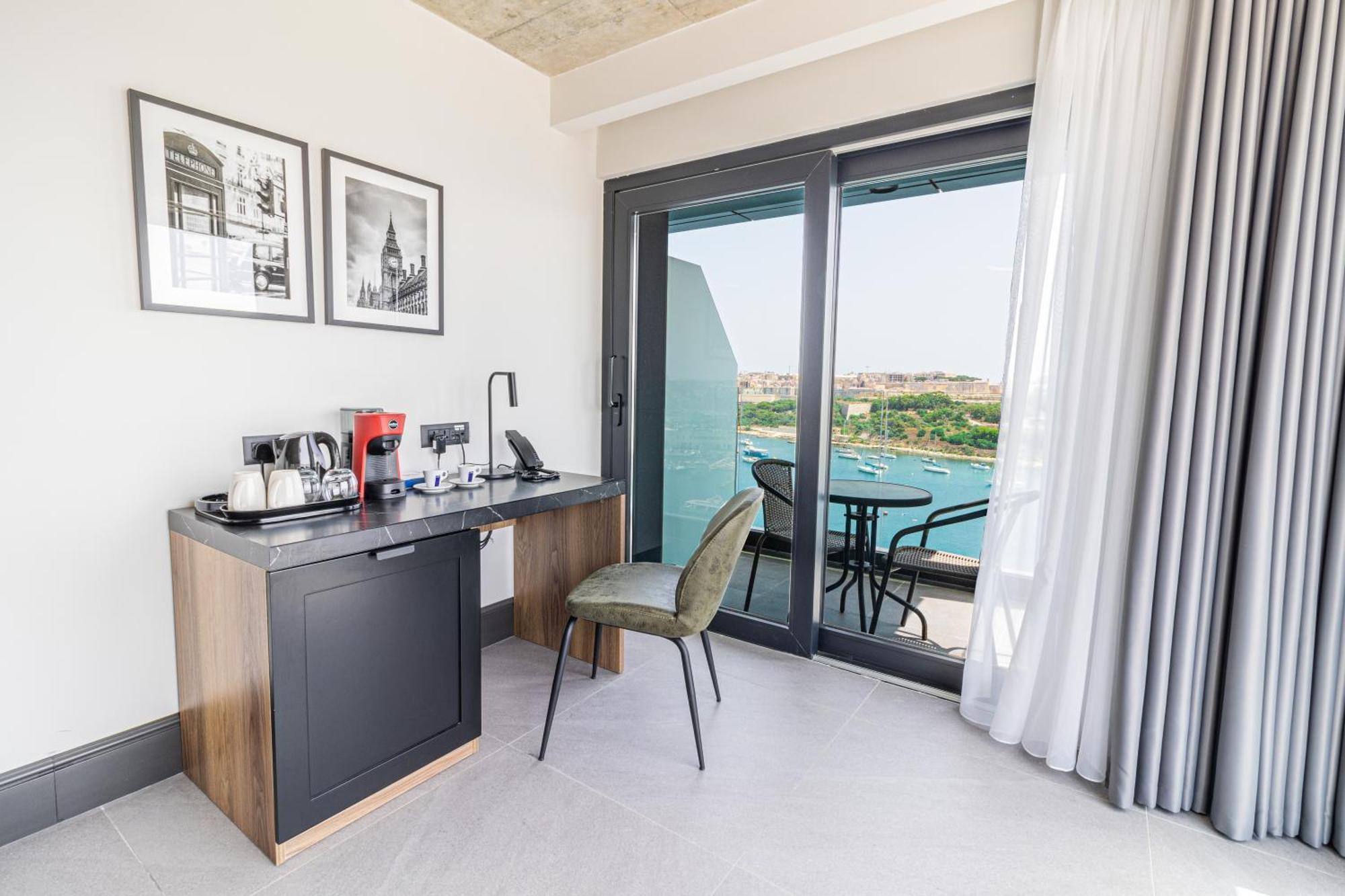 The Londoner Hotel Σλιέμα Εξωτερικό φωτογραφία